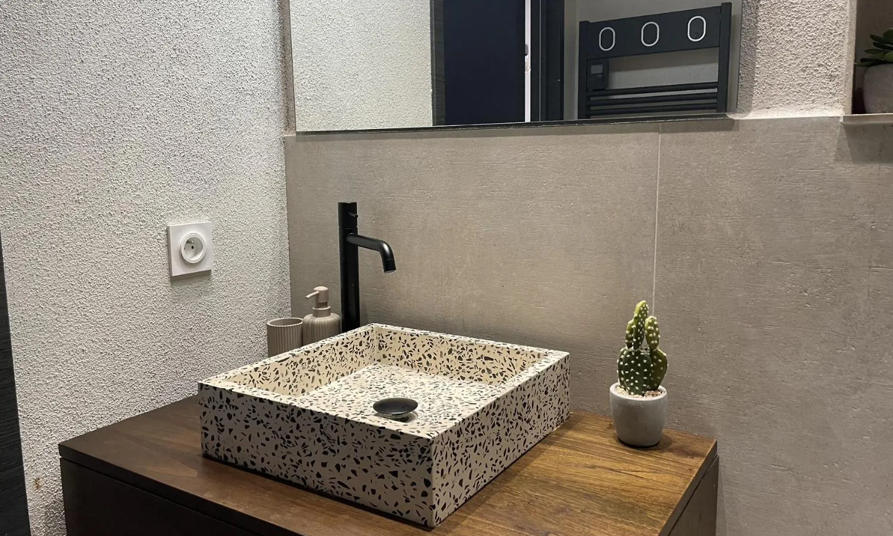 公寓 Appartement Cozy Au Coeur De 尼斯